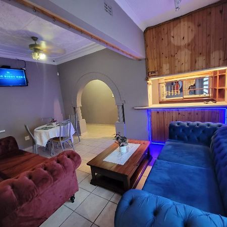 La-Nuel Guest Lodge Boksburg Exterior foto